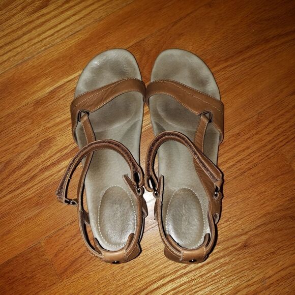 Teva tan brown Slingback wedges - Picture 5 of 7